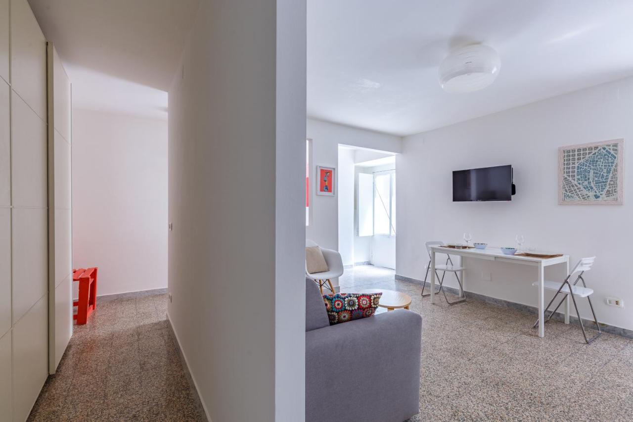 Romantic Place With Pines, Cats, Stunning View And Parking Naples