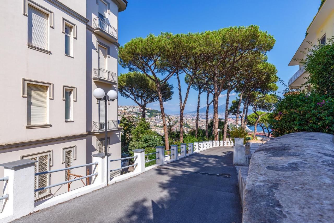 Romantic Place With Pines, Cats, Stunning View And Parking Naples