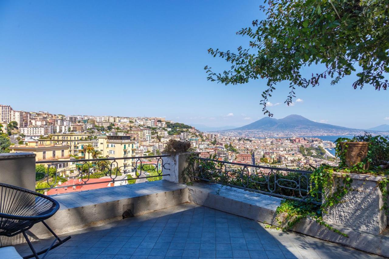 Apartment Romantic Place With Pines, Cats, Stunning View And Parking