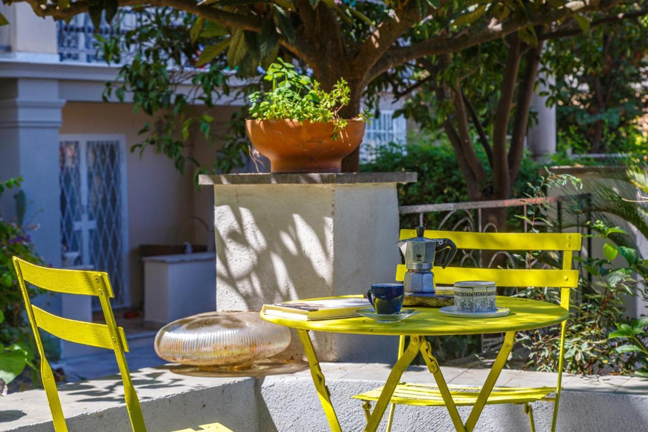 Romantic Place With Pines, Cats, Stunning View And Parking Naples