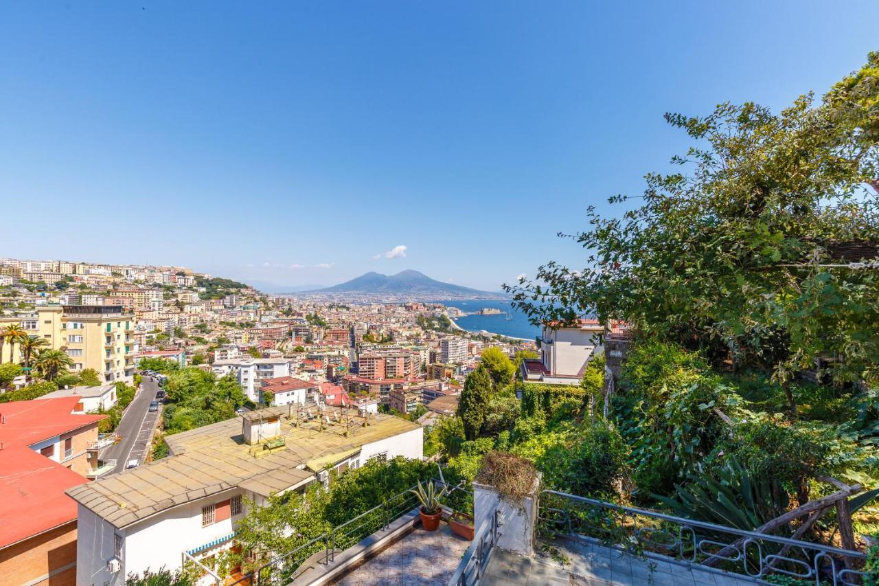 Apartment Romantic Place With Pines, Cats, Stunning View And Parking Naples