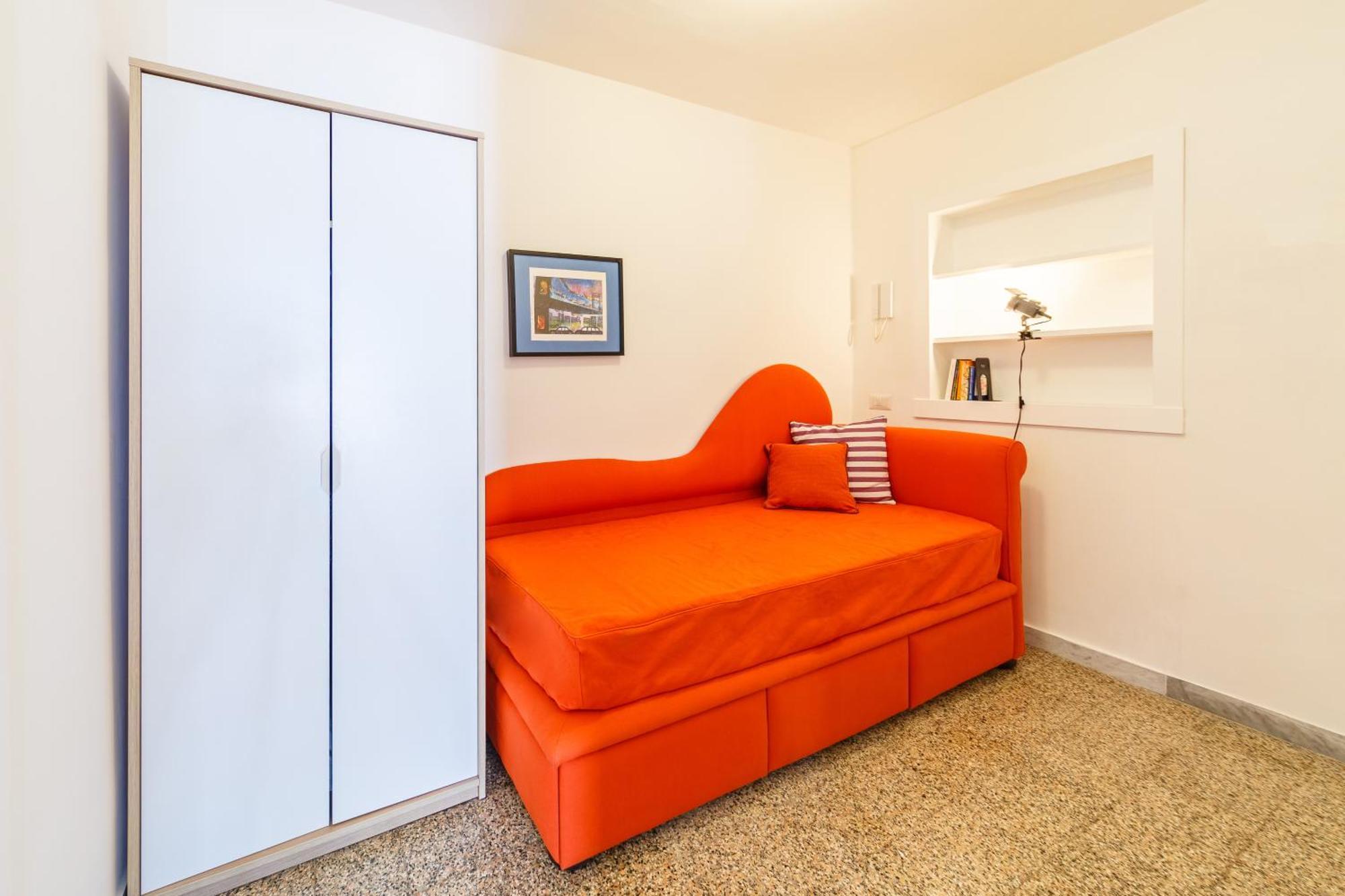 Romantic Place With Pines, Cats, Stunning View And Parking Apartment *