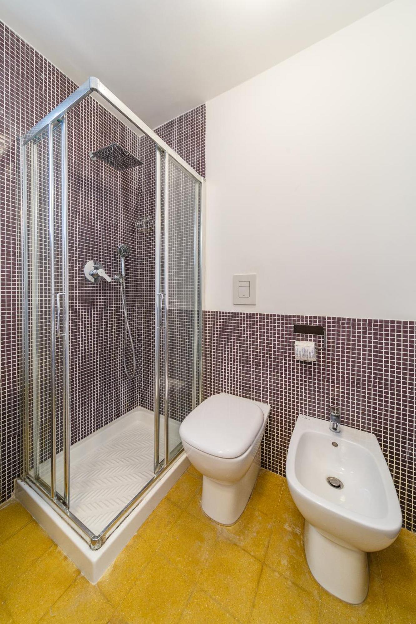 Romantic Place With Pines, Cats, Stunning View And Parking Apartment